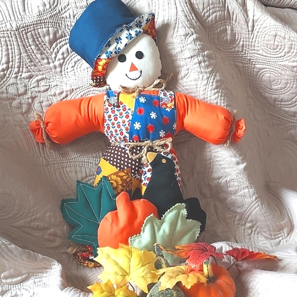 PLUSH SCARECROW DECOR - Picture 1 of 8